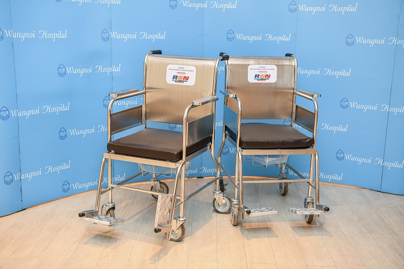 ตัวอย่างอุปกรณ์การแพทย์ซึ่งโรงพยาบาลวังน้อยได้จัดซื้อจากรายได้ของกิจกรรม “Honda RUN We Share Wheelchair 2020”