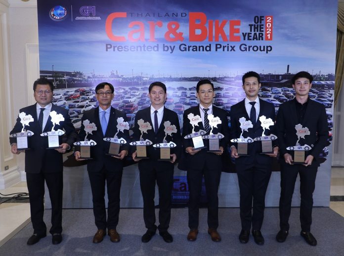 โตโยต้า ตอกย้ำความเป็นผู้นำตลาดรถยนต์เมืองไทย กวาด 11 รางวัล “CAR OF THE YEAR 2021”