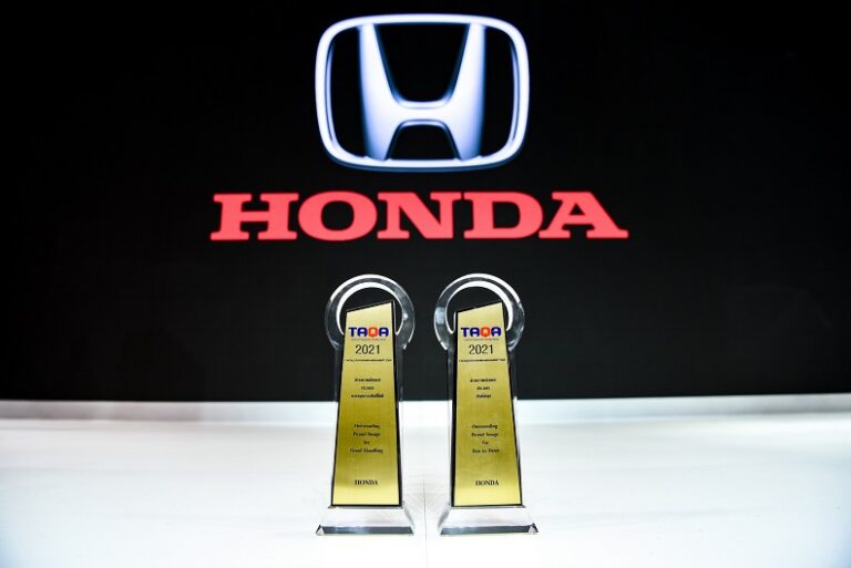 ฮอนด้า คว้า 2 รางวัล จากรางวัลธุรกิจยานยนต์ยอดนิยมแห่งปี 2564 ตอกย้ำความเชื่อมั่นในแบรนด์รถยนต์ยอดนิยมของลูกค้าชาวไทย
