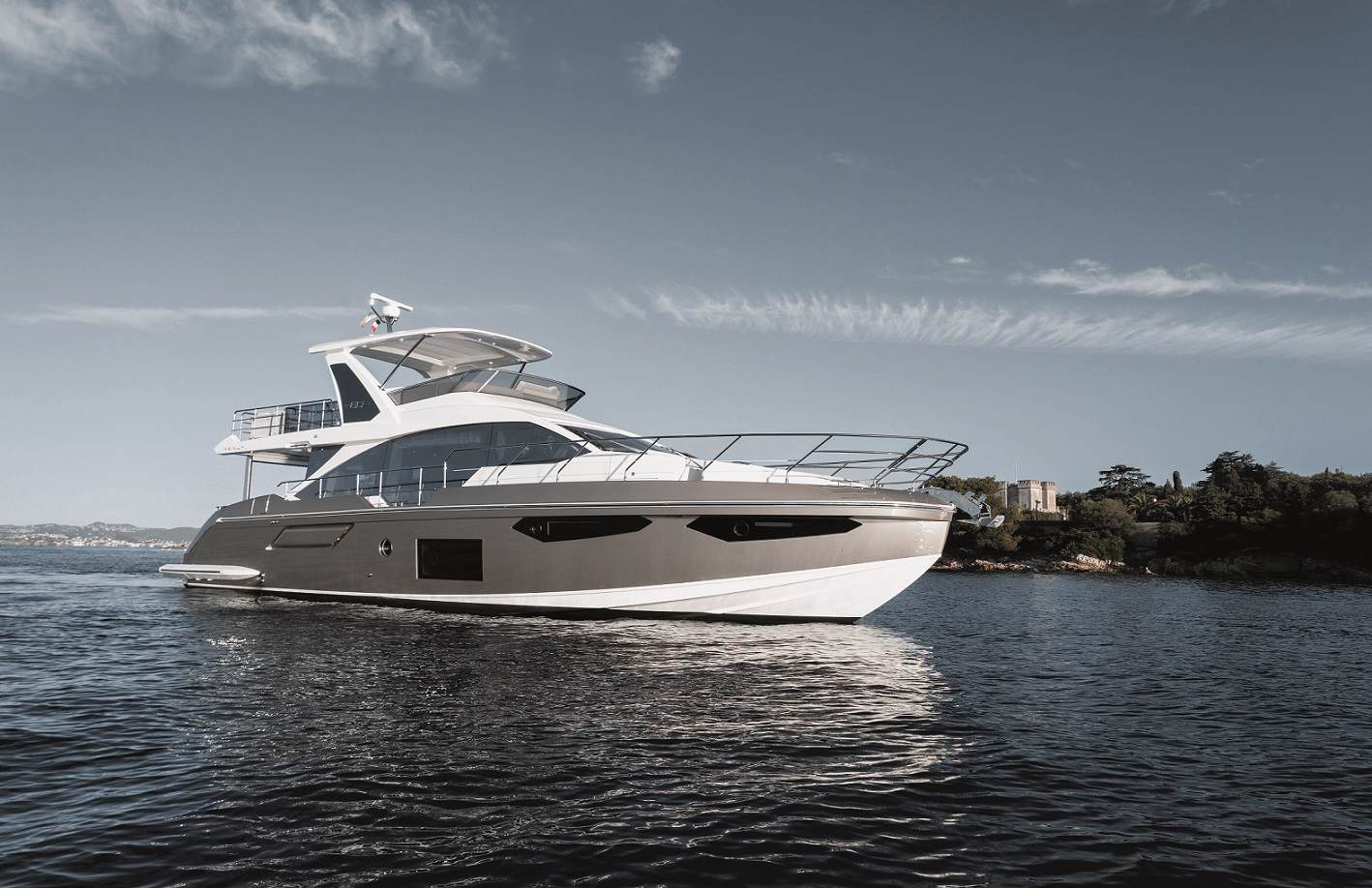 https://carswaii.com/wp-content/uploads/2026/01/AZIMUT-60-1.jpg